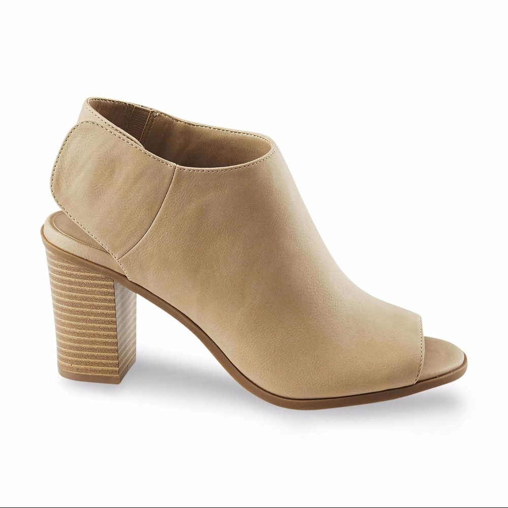 SM New York Women's Slinger Tan Peep Toe Shootie